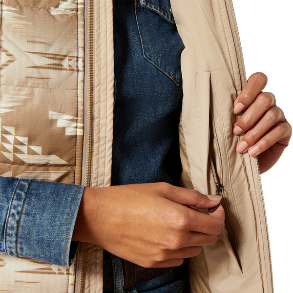 10062553 Ariat Women's Crius Conceal Carry Vest - Savannah Tan/Dune Print