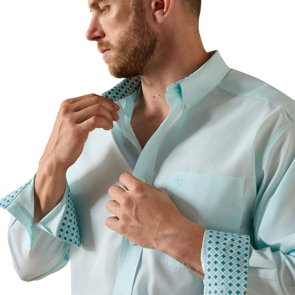 10071537 Ariat Men's Wrinkle Free Solid Pinpoint Oxford Classic Fit Long Sleeve Button Down Shirt - Angel Blue