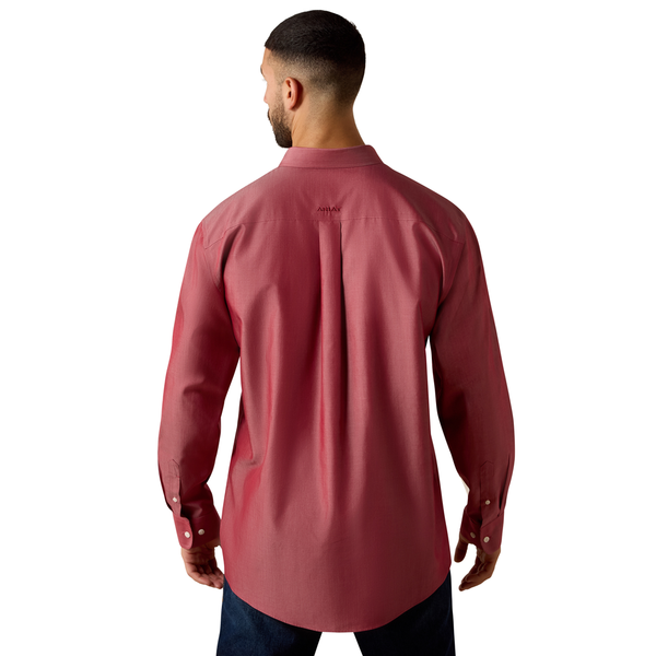 10073476 Ariat Men's Wrinkle Free Solid Pinpoint Oxford Classic Fit Long Sleeve Shirt - Rhubarb