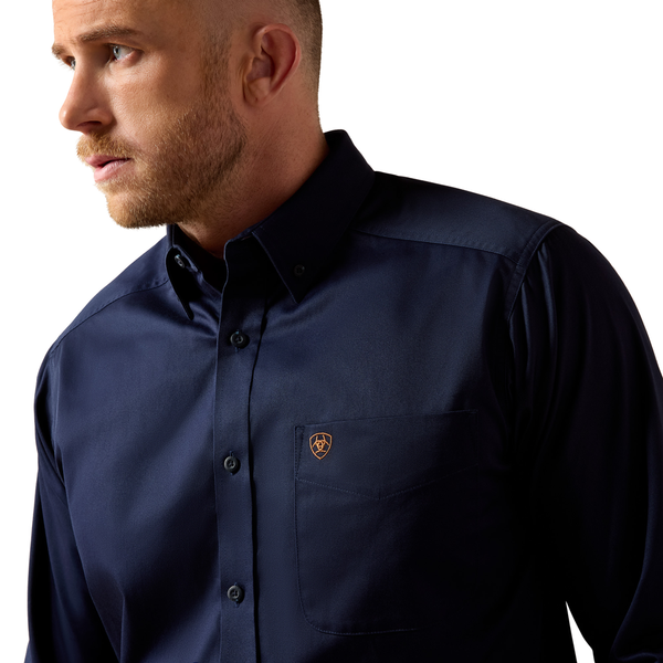 10079252 Ariat Men's Solid Twill Classic Fit Long Sleeve Western Buttondown Shirt - Navy
