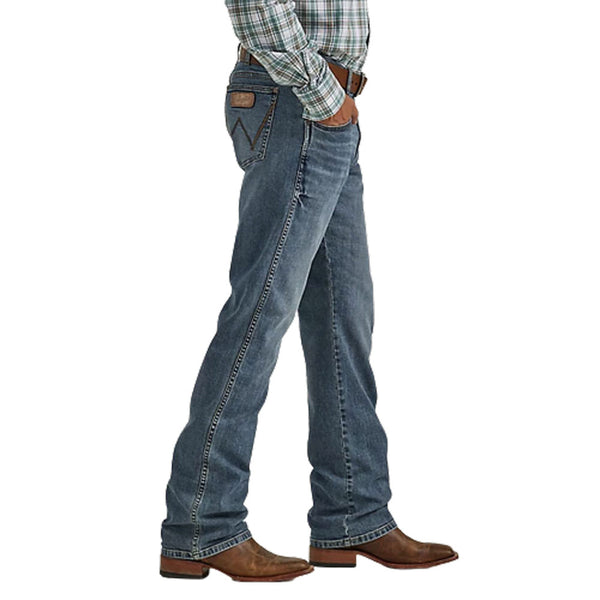 112335408 Wrangler Men's Retro Slim Boot Jean - Oleson