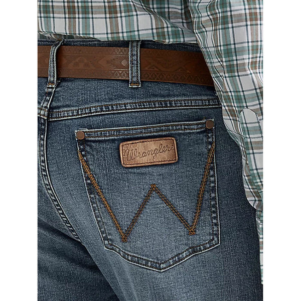 112335408 Wrangler Men's Retro Slim Boot Jean - Oleson