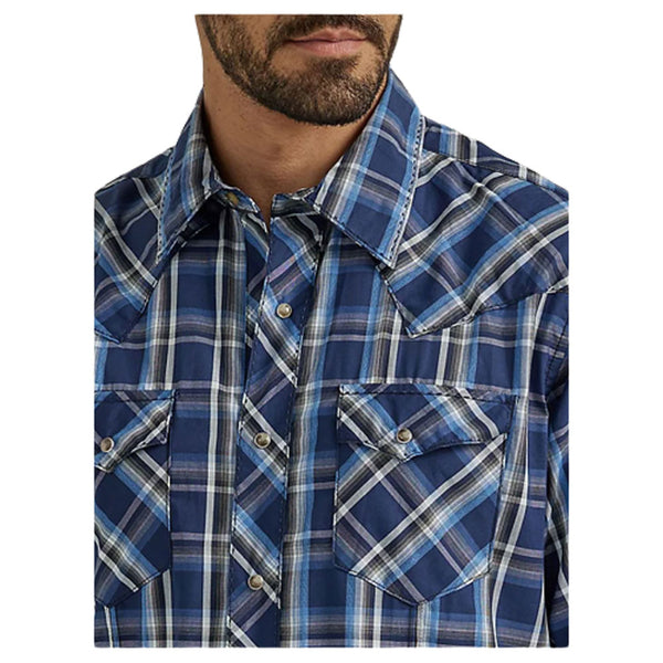 112337990 Wrangler Men's Long Sleeve Snap Western Snap Shirt - Berry Blue