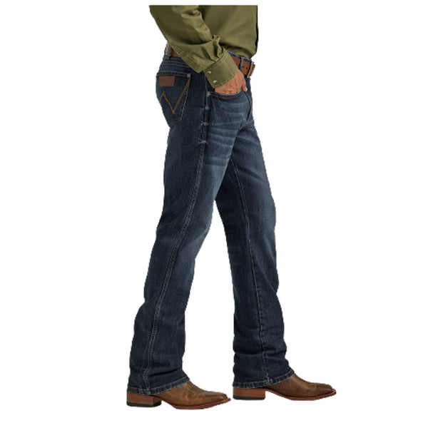 112338523 Wrangler Men's Retro Slim Boot Cut Jean - Elwick