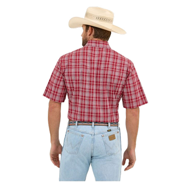 112359508 Wrangler Men's Wrinkle Resist Classic Fit Short Sleeve Snap Shirt - Red