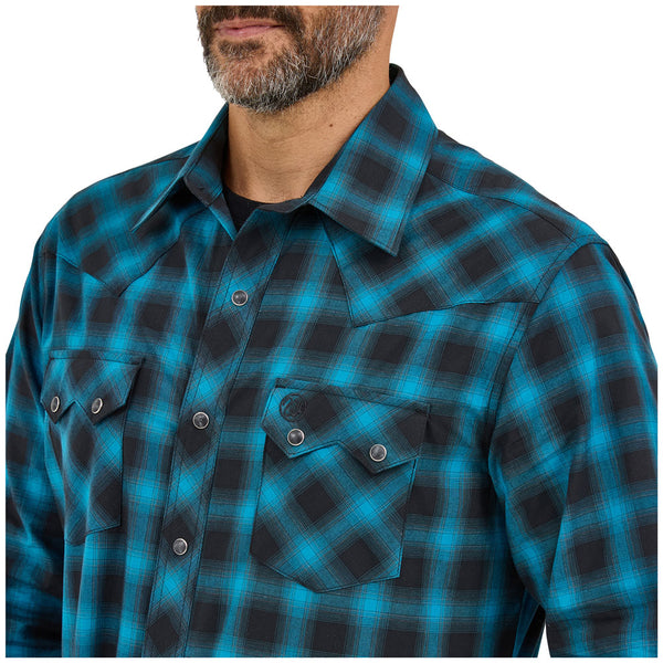 112369565 Wrangler Men's Retro Modern Fit Long Sleeve Snap Shirt - Black/Blue