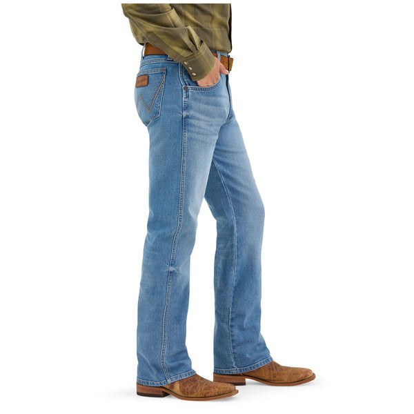 112370695 Wrangler Men's Retro Slim Boot Jean - Northbound