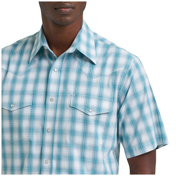 112379029 Wrangler Men's Wrinkle Resist Short Sleeve Snap Shirt - Pale Teal