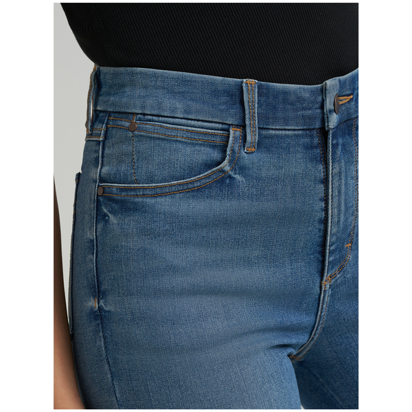 112379506 Wrangler Women's Bespoke High Rise Flare Jean - Lara