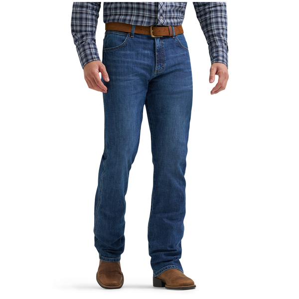 112381600 Wrangler Men's Retro Slim Boot Jean - Lexford