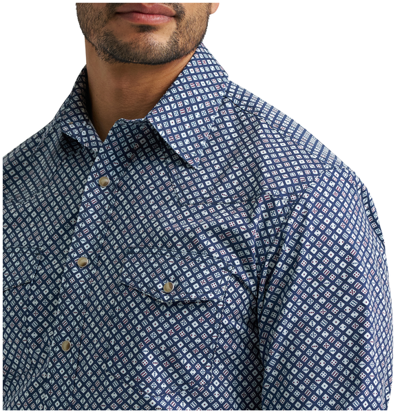 112384657 Wrangler 20X Men's Classic Fit Competition Advanced Comfort Long Sleeve Shirt - Blue