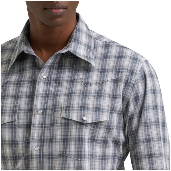 112385339 Wrangler Men's Classic Fit Wrinkle Resist Long Sleeve Snap Shirt - Grey