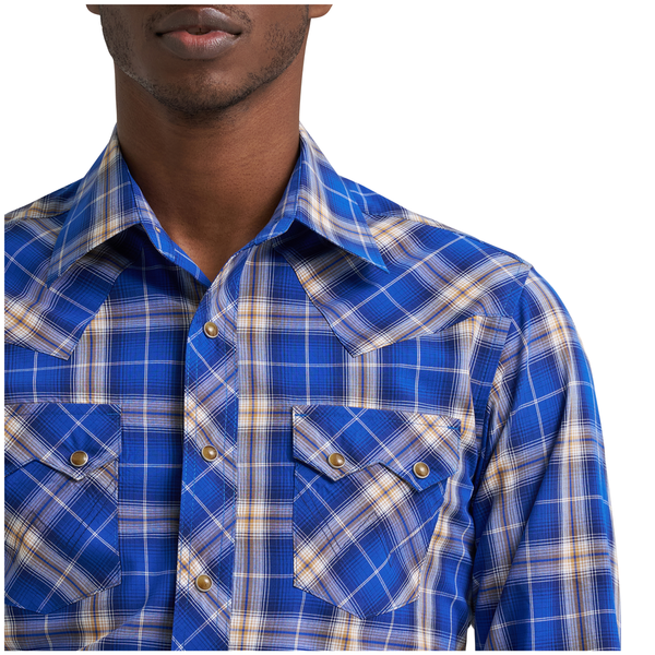 112385597 Wrangler Men's Retro Long Sleeve Modern Fit Shirt - Blue