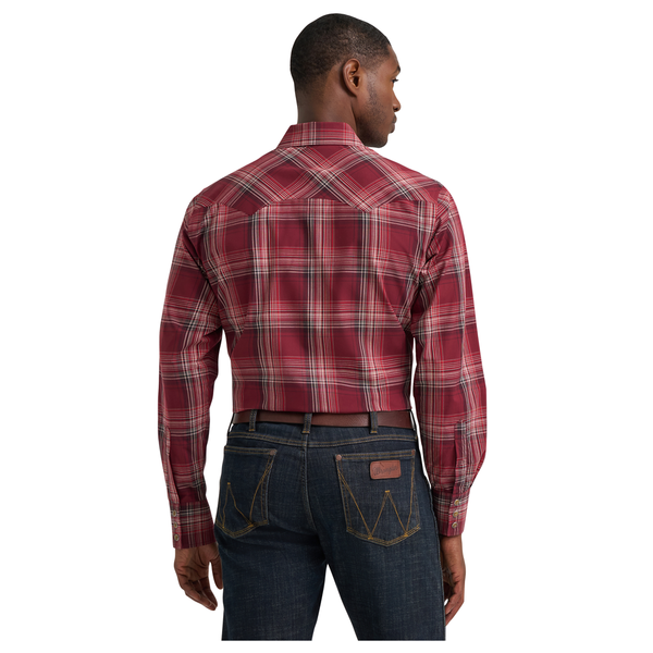 112385598 Wrangler Men's Retro Long Sleeve Modern Fit Shirt - Red