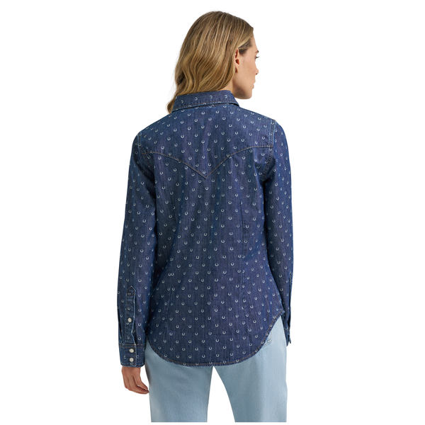 112385708 Wrangler Women's Retro Americana Denim Vintage Long Sleeve Snap Shirt