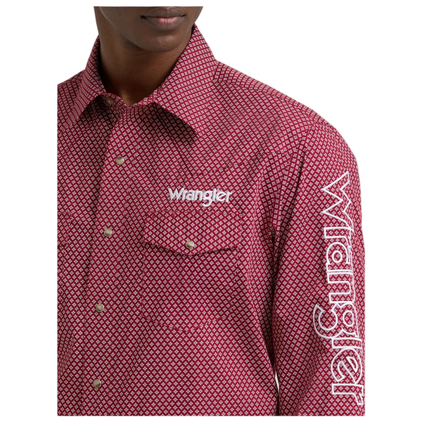 112385927 Wrangler Men's Classic Fit Long Sleeve Logo Snap Shirt - Red Print