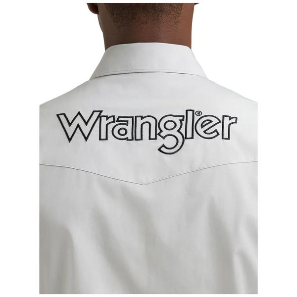 112385928 Wrangler Men's Classic Fit Long Sleeve Logo Snap Shirt - Grey