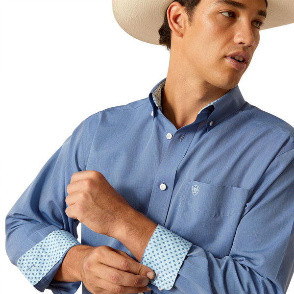 10048866 Ariat Men's Wrinkle Free Solid Pinpoint Long Sleeve Oxford Shirt - Mazarine Blue