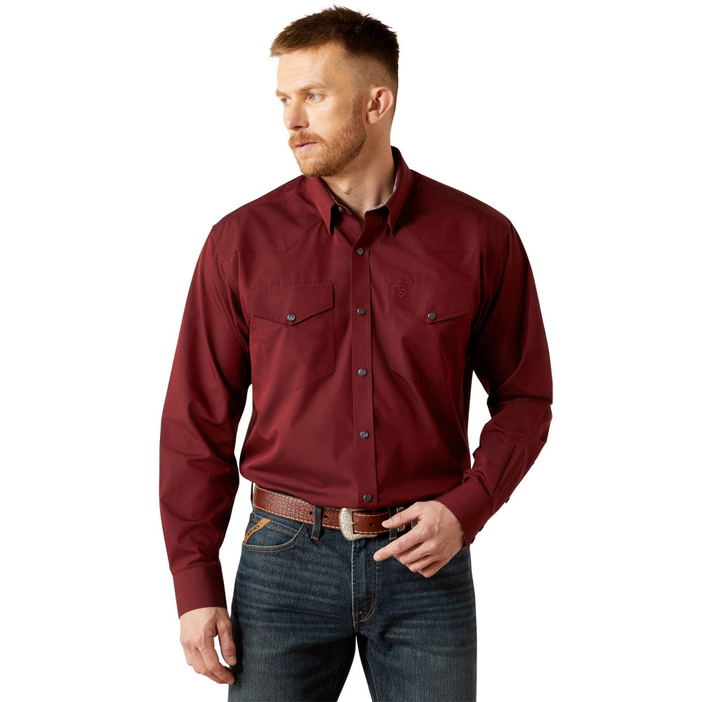 10065914 Ariat Men's Wrinkle Free Solid Pinpoint Oxford Classic Fit Long Sleeve Snap Shirt - Burgundy