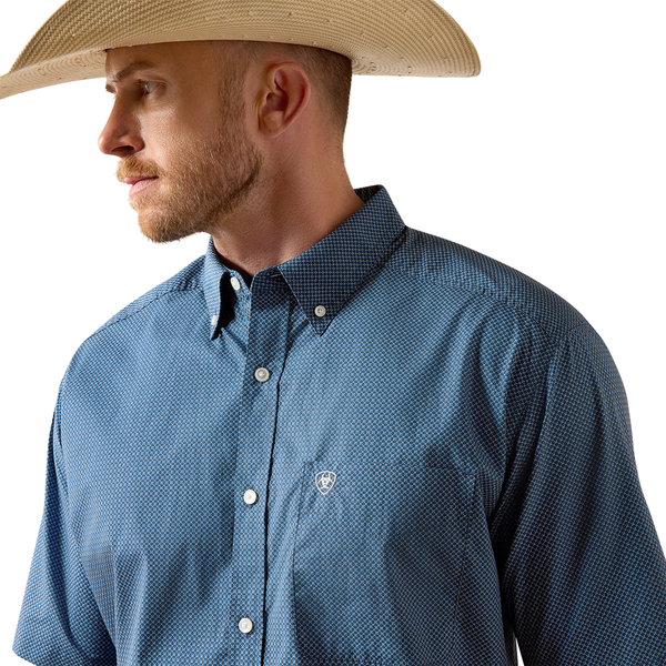 10073596 Ariat Men's Storm Classic Fit Short Sleeve Shirt - Key Largo Mini Geo Print