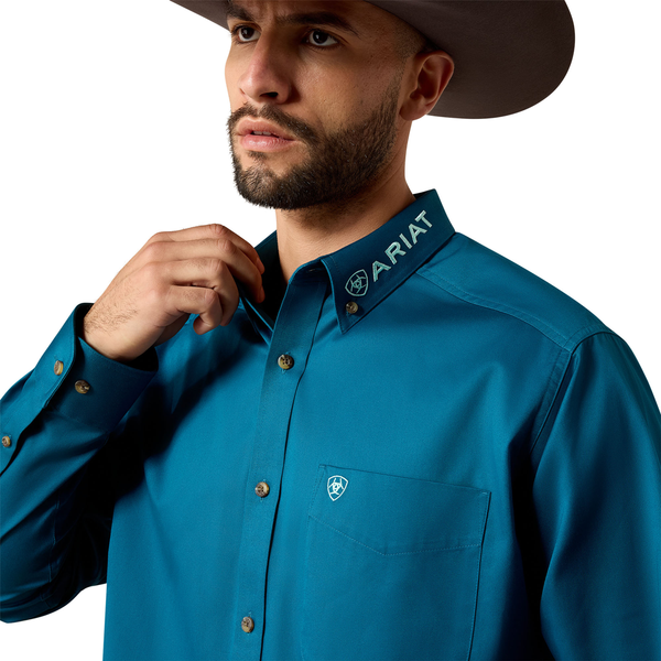 10079357 Ariat Men's Team Logo Twill Classic Fit Long Sleeve Buttondown Shirt - Lyons Blue/Mint