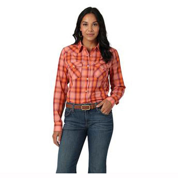 112335501 Women's Wrangler Essential Snap Shirt - Orange