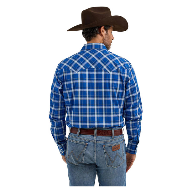 112368078 Wrangler Men's Modern Fit Retro Long Sleeve Snap Shirt - True Blue Plaid