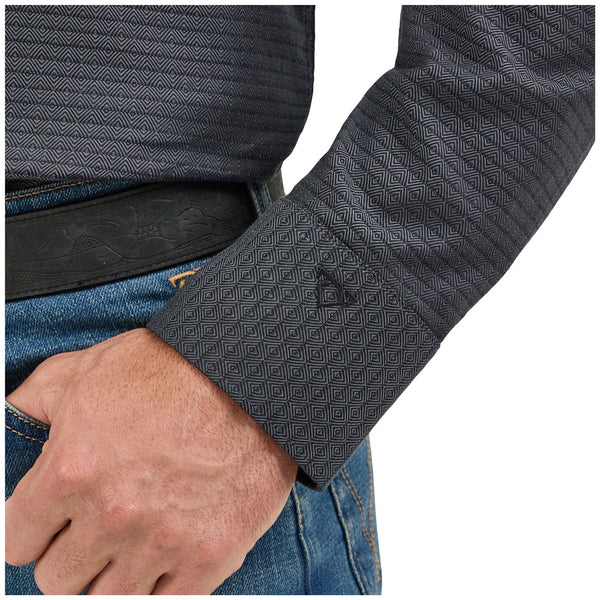 112369540 Wrangler X Cody Johnson Men's Classic Fit Long Sleeve Button Down Shirt - Black