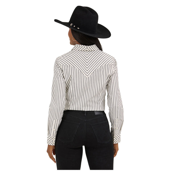 112371710 Wrangler Women's Retro Party Western Long Sleeve Snap Shirt - White