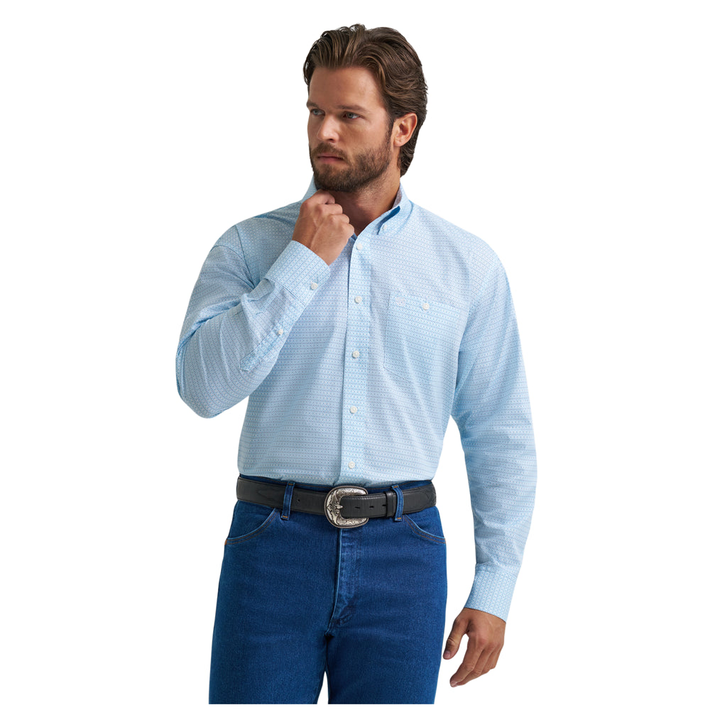 112374626 Wrangler Men's Classic Long Sleeve Relaxed Fit Button Down Western Shirt - Blue