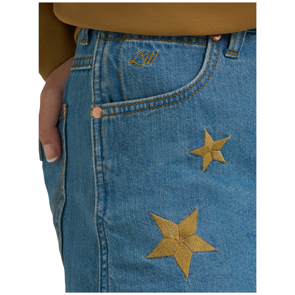 112375881 Wrangler X Lainey Wilson Women's Embroidered Cowboy Shorts - Denim