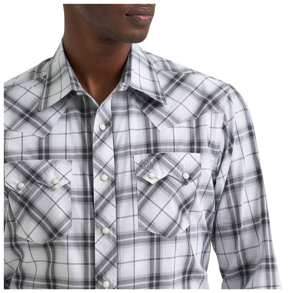 112378874 Wrangler Men's Retro Modern Fit Long Sleeve Snap Shirt - Black/White