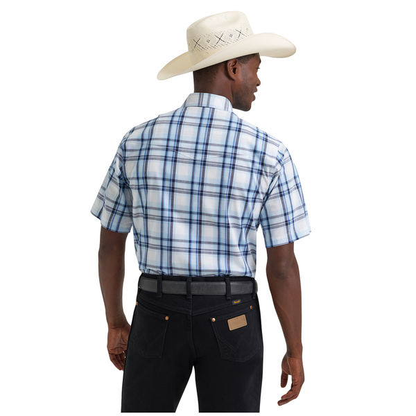 112379030 Wrangler Men's Wrinkle Resist Short Sleeve Snap Shirt - Blue Prep