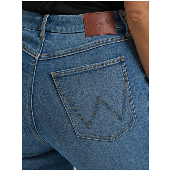 112379506 Wrangler Women's Bespoke High Rise Flare Jean - Lara