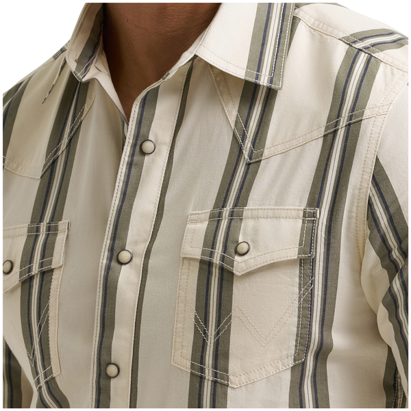 112381538 Wrangler Men's Retro Premium Modern Fit Long Sleeve Snap Shirt - Green/Ecru Stripe