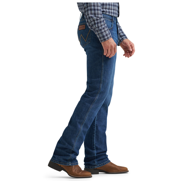 112381600 Wrangler Men's Retro Slim Boot Jean - Lexford