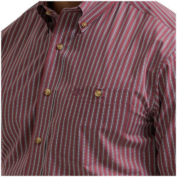 112381630 Wrangler Men's Classic Relaxed Fit Long Sleeve Buttondown Shirt - Red