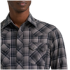 112385602 Wrangler Men's Retro Long Sleeve Modern Fit Shirt - Black