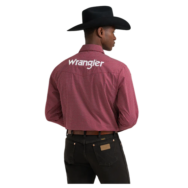112385927 Wrangler Men's Classic Fit Long Sleeve Logo Snap Shirt - Red Print