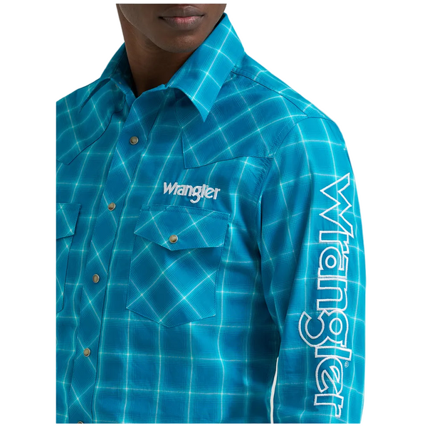 112385930 Wrangler Men's Classic Fit Long Sleeve Logo Snap Shirt - Aqua Plaid