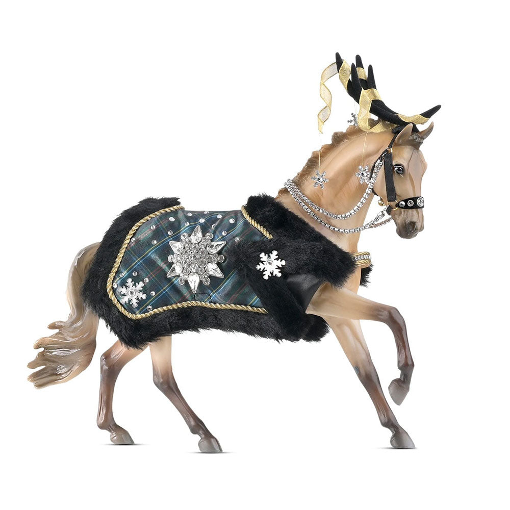 700126 Breyer 2023 Holiday Christmas Horse - Highlander