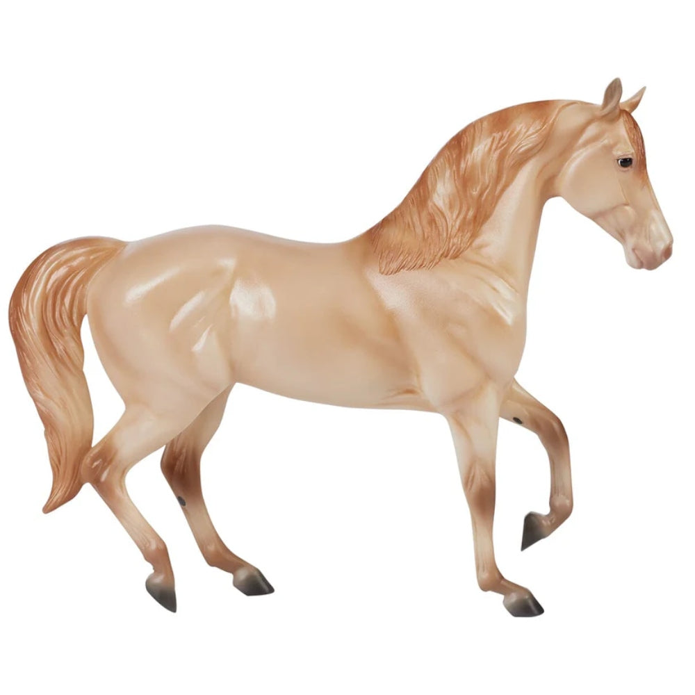 B-FS-10611 Breyer Horse Freedom Series Champagne Quarter Horse Cross