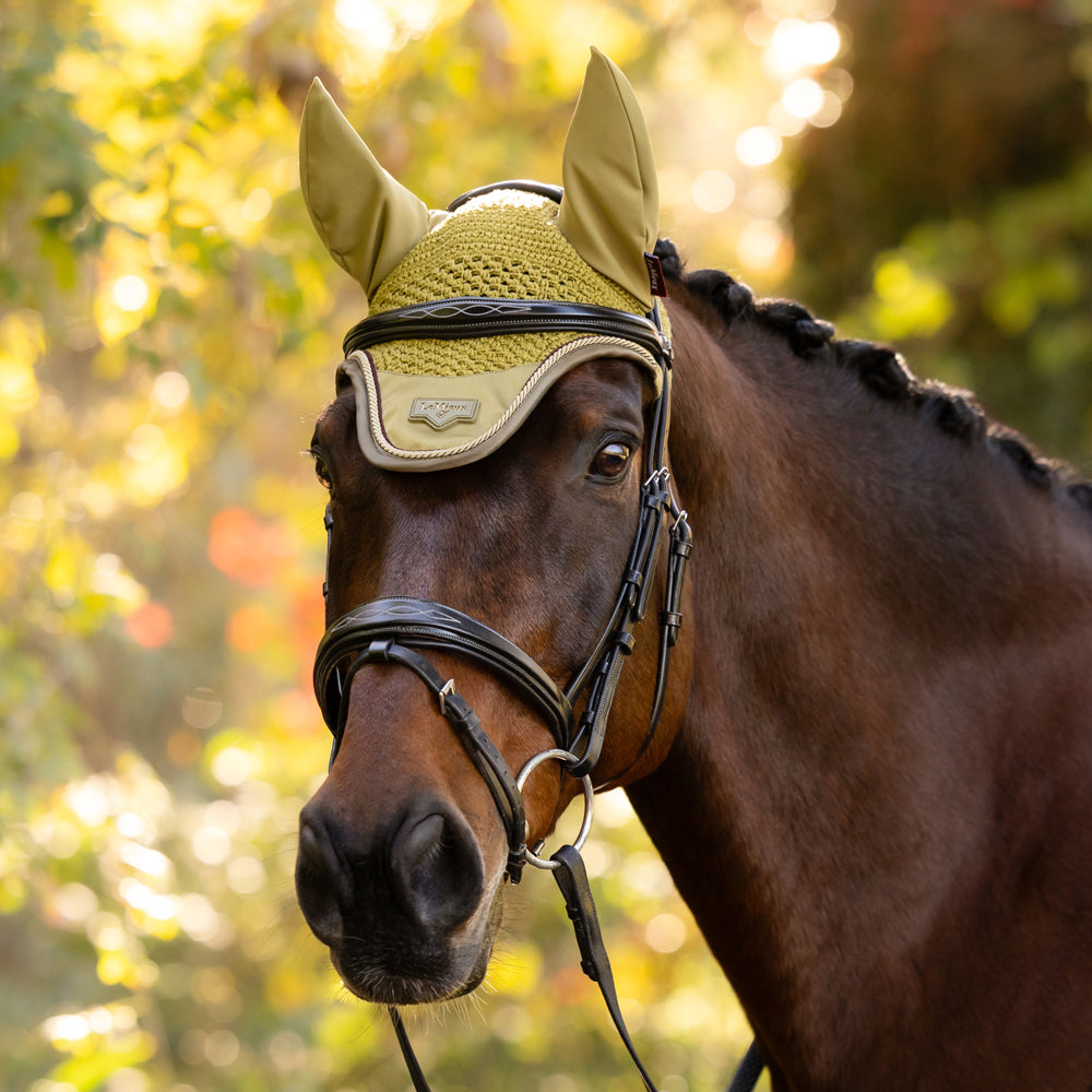 IT09186 LeMieux Loire Satin Fly Veil Hood Lycra Bonnet - Gooseberry