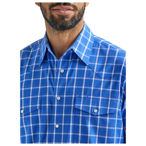 112324664 Wrangler Men's Wrinkle Resist Short Sleeve Western Snap Shirt - Blue Plaid