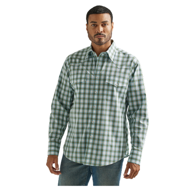 112326353 Wrangler Men's Wrinkle Resist Long Sleeve Western Snap Shirt - Green