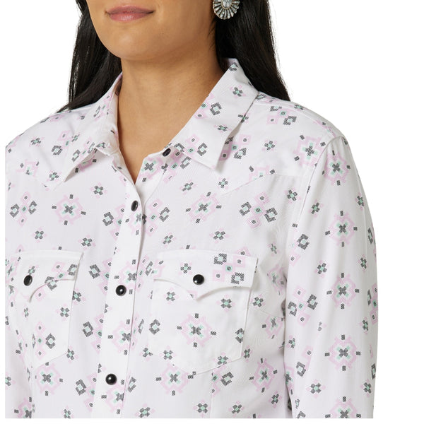 112327249 ﻿Wrangler Women's Retro Western Snap Shirt - White Print