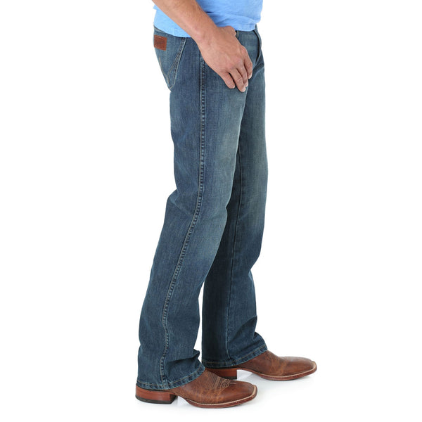 77MWZRW Wrangler Men's Retro Slim Fit Boot Cut Jeans - River Wash